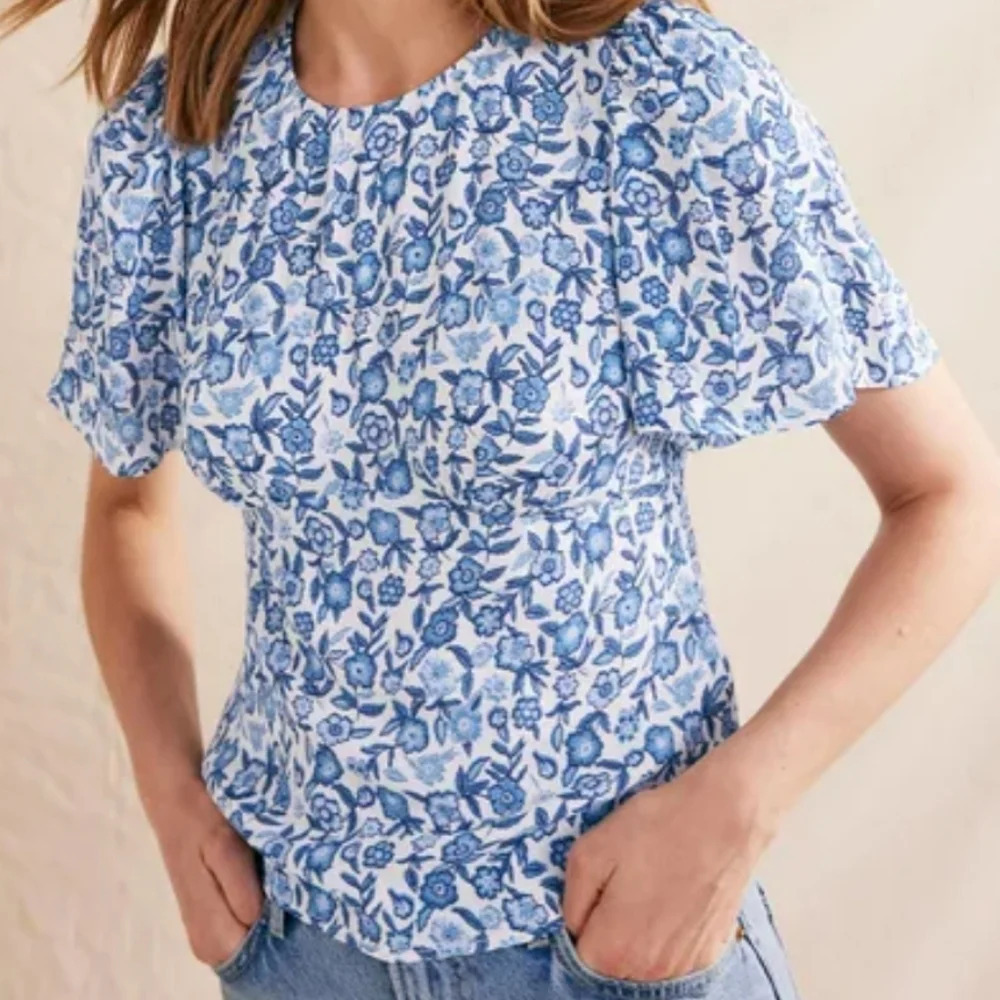 Boden Flutter Sleeve Top in Porcelain‎ Blue, Pansy Bloom